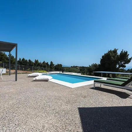 #luxlikehome Theeta Pefko Villa